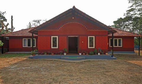 Itsy Hotels Allaranda Homestay With Valley View Vacation rental in Madikeri