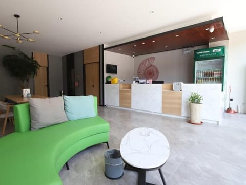 Shell Hotel Shandong Qingdao Chengyang District Qingdao Agricultural University Metro Station Vacation rental in Qingdao