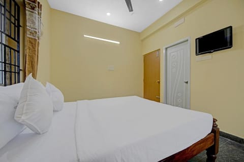 Super OYO Flagship Vsv Guest House Hotel in Chennai