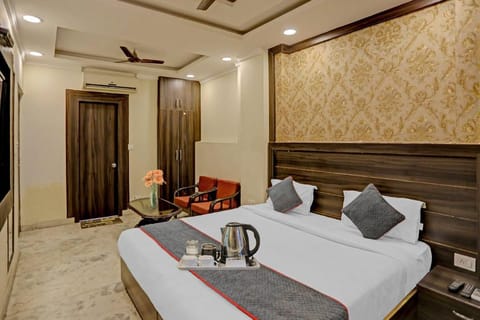 OYO Townhouse 951 Dharam Villa Hotel in Noida