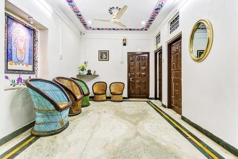 OYO Flagship Raj Karn Villa Vacation rental in Udaipur