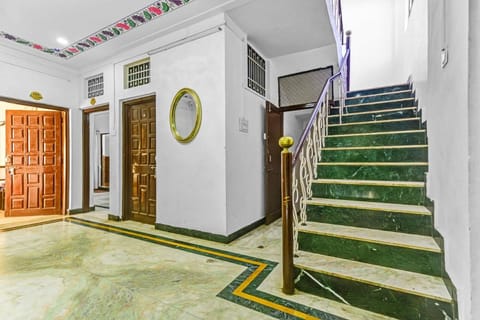 OYO Flagship Raj Karn Villa Vacation rental in Udaipur