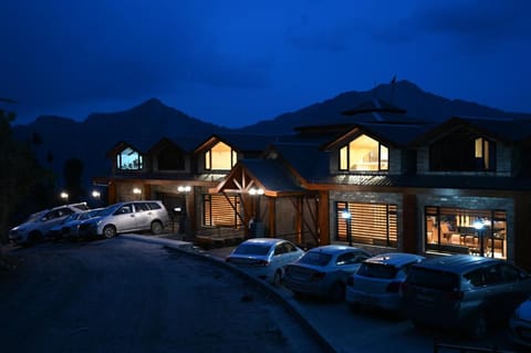 juSTa Cliffend Resort & Spa Mashobra Resort in Himachal Pradesh