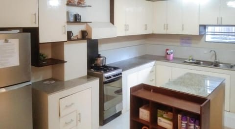 Skyleigh Apartelle by RedDoorz Vacation rental in Iloilo City