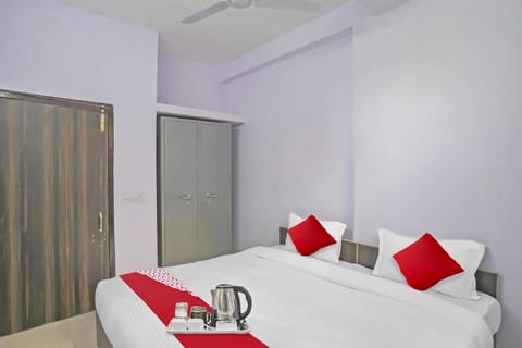 OYO Dream Bed Hotel in Noida