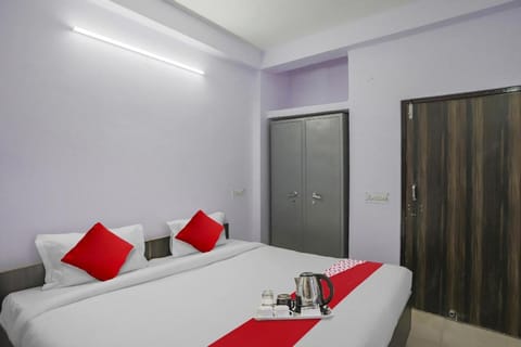 OYO Dream Bed Hotel in Noida