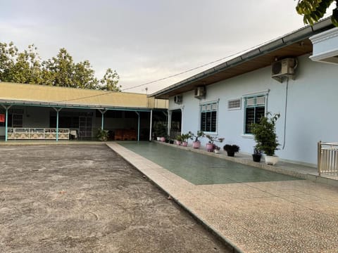 OYO 91152 Villa Flamboyan Casa vacanze in Padang