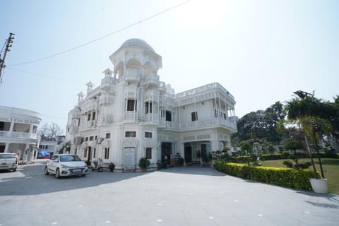 Shakuntala Palace Heritage Hotel Hotel in Lucknow