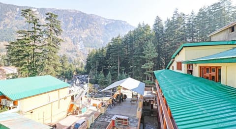 Capital O 87031 Hotel R B Vacation rental in Manali