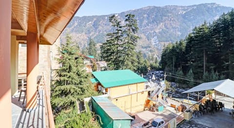 Capital O 87031 Hotel R B Vacation rental in Manali