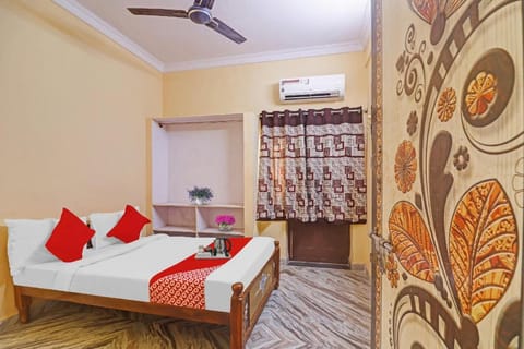 OYO 88892 Pratap Guest House Hotel in Secunderabad