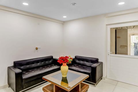 OYO Townhouse 1015 Noida Premium Inn Hotel in Noida