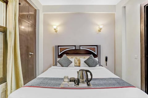 OYO Townhouse 1015 Noida Premium Inn Hotel in Noida