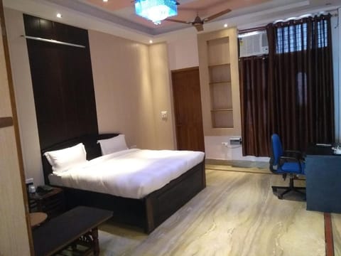 Samriddhi Stay Inn Bed and Breakfast in Lucknow