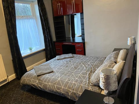 St Pauls Rd - Townhouse Accommodation Vacation rental in Bradford