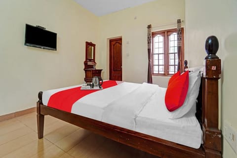 Super OYO Flagship 91163 Al Haramain Home Stay Vacation rental in Ooty