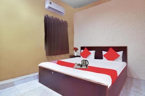 OYO Hotel Aman International Hotel in Hyderabad