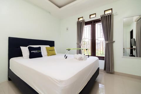 Urbanview Hotel Kampung Istal Megamendung Puncak by RedDoorz Vacation rental in Cisarua