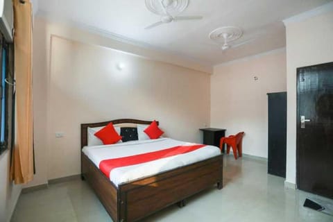 OYO Krishna Residency Inn Near Noida Sector 51 Metro Station Hotel in Noida