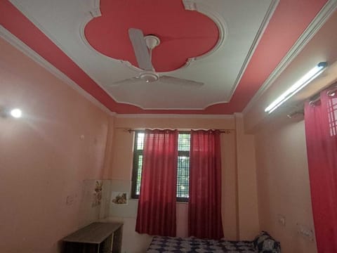 SPOT ON 90716 Bala Ji Pg Home Vacation rental in Dehradun