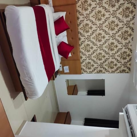 OYO 90158 Hotel Global Vacation rental in Vadodara