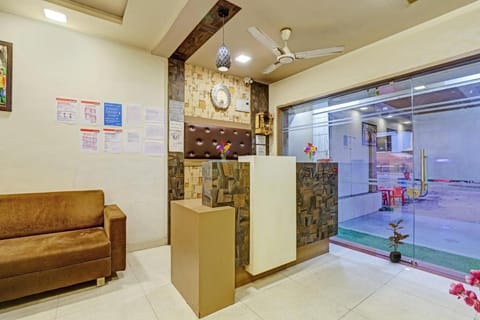 Collection O Hotel Royal Palace Hotel in Ahmedabad