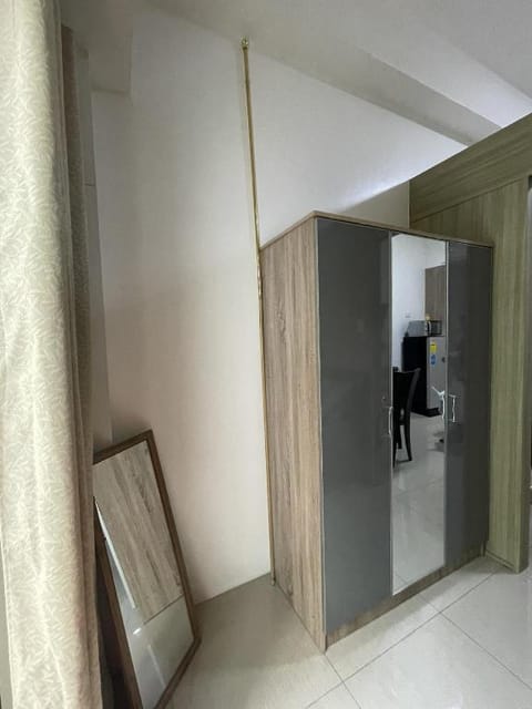Unit with balcony connected to the pool Vacation rental in Pasay