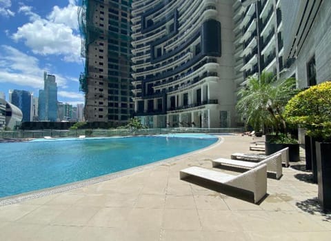 1BR Penthouse with Wifi and Cable in Makati Condo in Mandaluyong