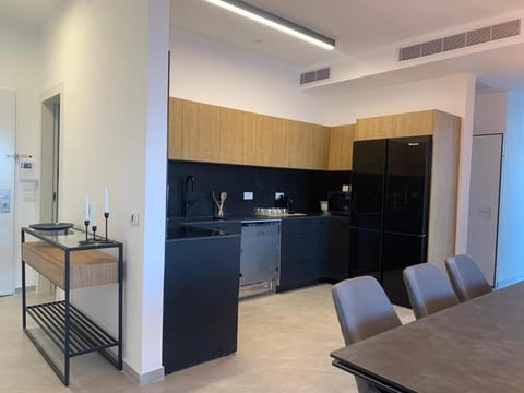 Brand New 3 Bedroom Apartment in Shalem Tower Vacation rental in Jerusalem