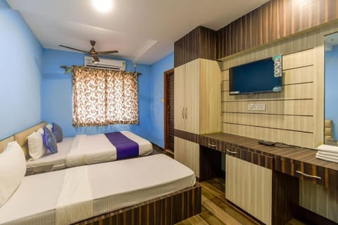 Hotel Blue Abedin Bed and Breakfast in Kolkata