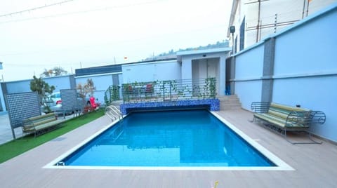 Triple 9 Apartments, Pool & Spa Hotel in Abuja
