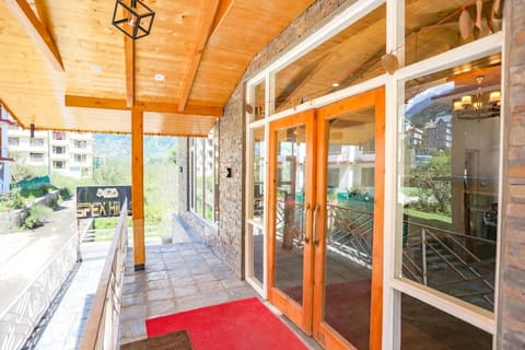 FabHotel Outhills Vacation rental in Manali