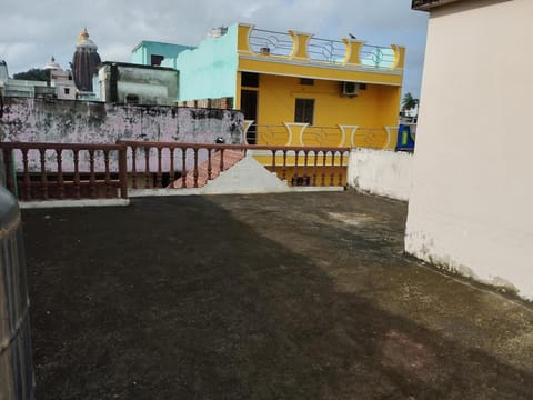 Divine view _ 1 Double Bed – SwarnaBhavan Eigentumswohnung in Puri