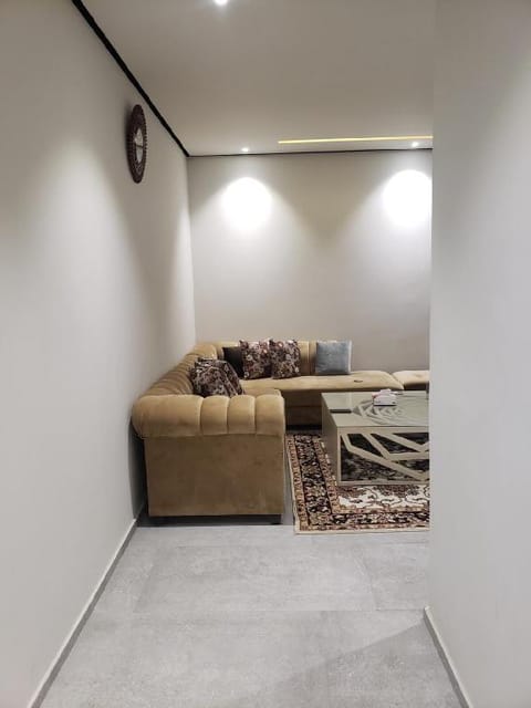 Elegant and welcoming one bed executive suite. Condo in Islamabad