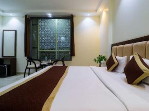 Premium Hotel Hotel in Noida