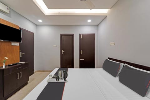 OYO J2 Service Apartment Hotel in Chennai