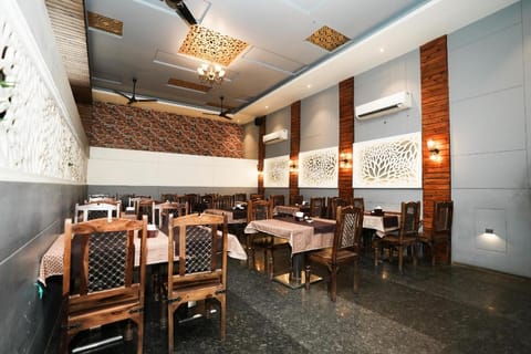 Hotel Hangout Vacation rental in Pune