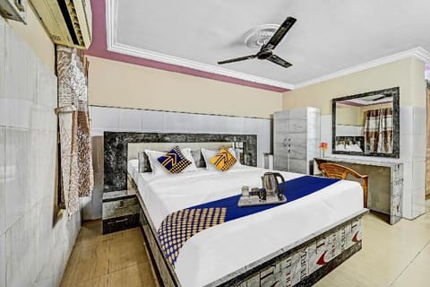 SPOT ON 92758 Hotel Svr Grand Vacation rental in Vijayawada