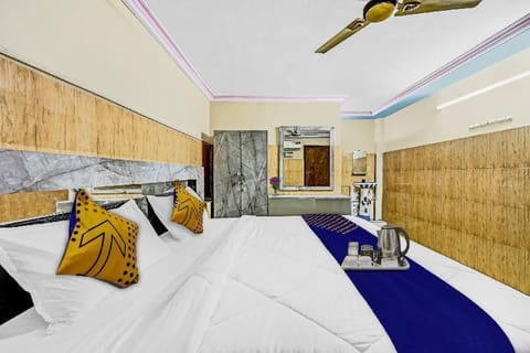 SPOT ON 92758 Hotel Svr Grand Vacation rental in Vijayawada