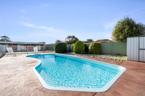 Baronga Motor Inn Vacation rental in Colac