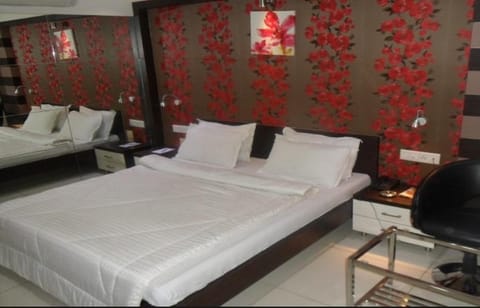 The Metro Park Hotel Hotel in Ahmedabad