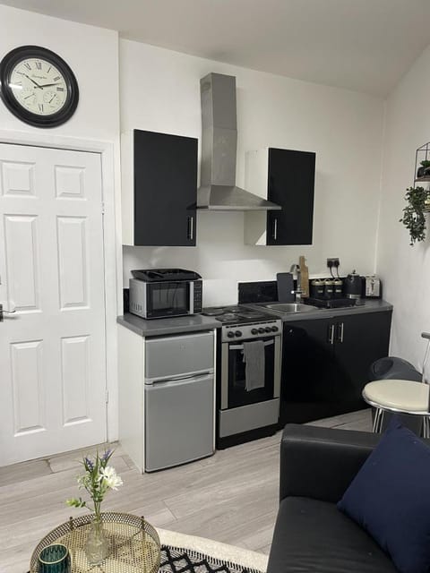 BV Lush Studio At Queensgate Huddersfield Town Centre Vacation rental in Huddersfield