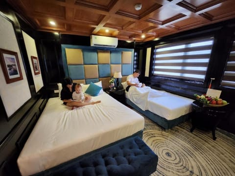 Alova Cruises Boutique Hotel in Laos