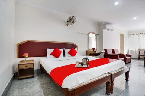 SPOT ON Hotel Maharaja Hotel in Mysuru