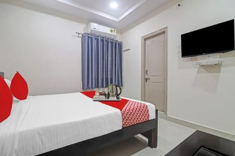 OYO Msr Guest Inn Near Shilparamam Hotel in Hyderabad