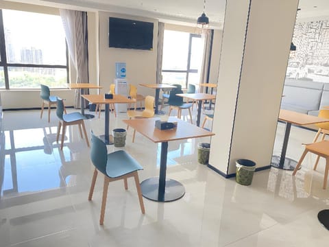 City Comfort Inn Hotel Ziyang North Station Shenggao Plaza Vacation rental in Chengdu