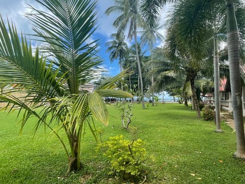 Lanta Beach Resort Resort in Sala Dan
