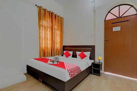 Flagship Rajvanshi Guest House Near Lulu Mall Hotel in Lucknow