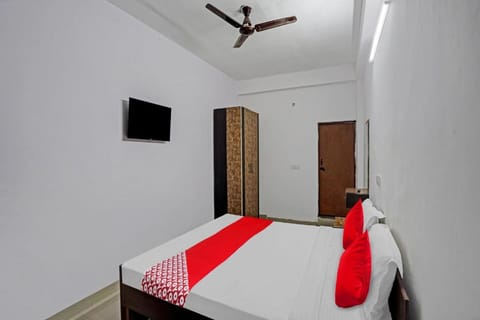 OYO Flagship Hotel Grand Shiva Hotel in Noida