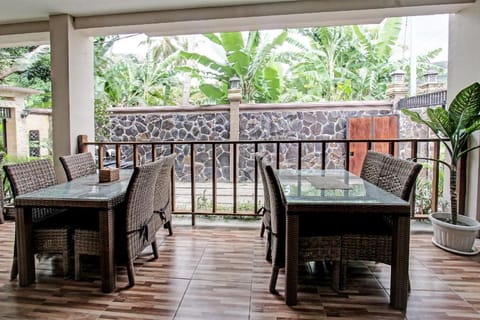 Capital O 91696 Kimara Homestay & Resto Vacation rental in Batu Layar